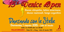 15° Venice Open-scritta rossasu fondo arancione e scritta turchese danzando con le stelle 