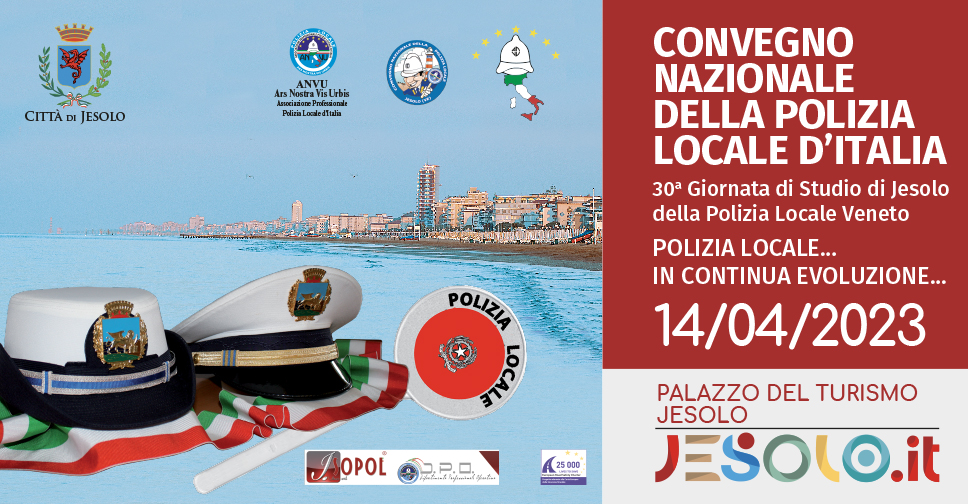 Convegno nazionale della Polizia Locale d'Italia venerdì 14 aprile 2023 al palazzo del Turismo di Jesolo immagine del lungomare di Jesolo con alberghi, in primo piano cappello vigile da uomo e da donna