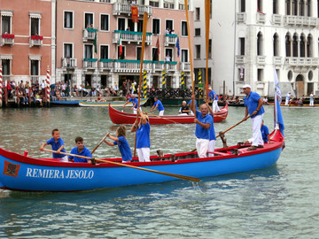 La remiera Jesolo alla regata storica